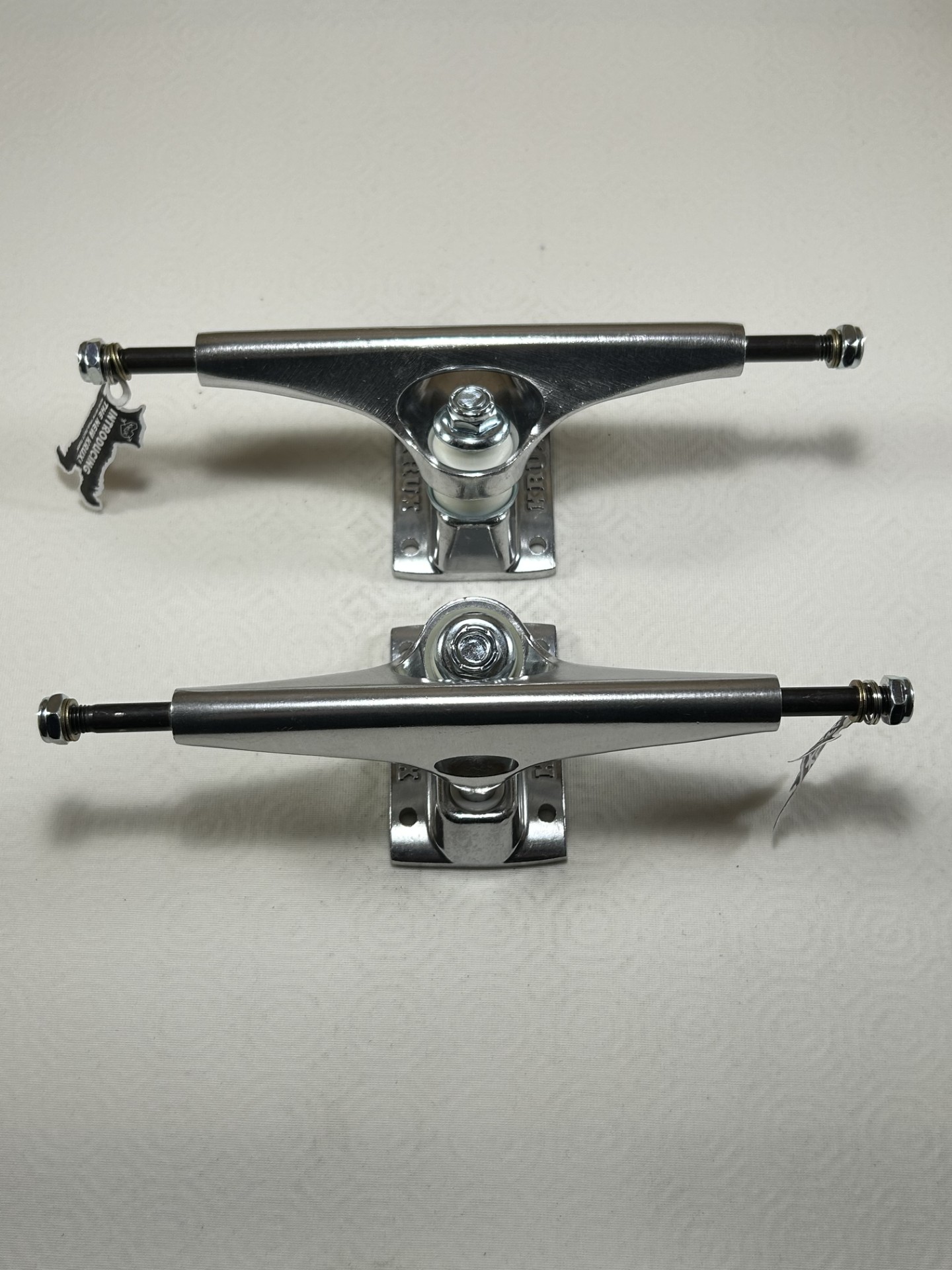 Trucks Krux 9" silver 162mm Hanger – Image 2