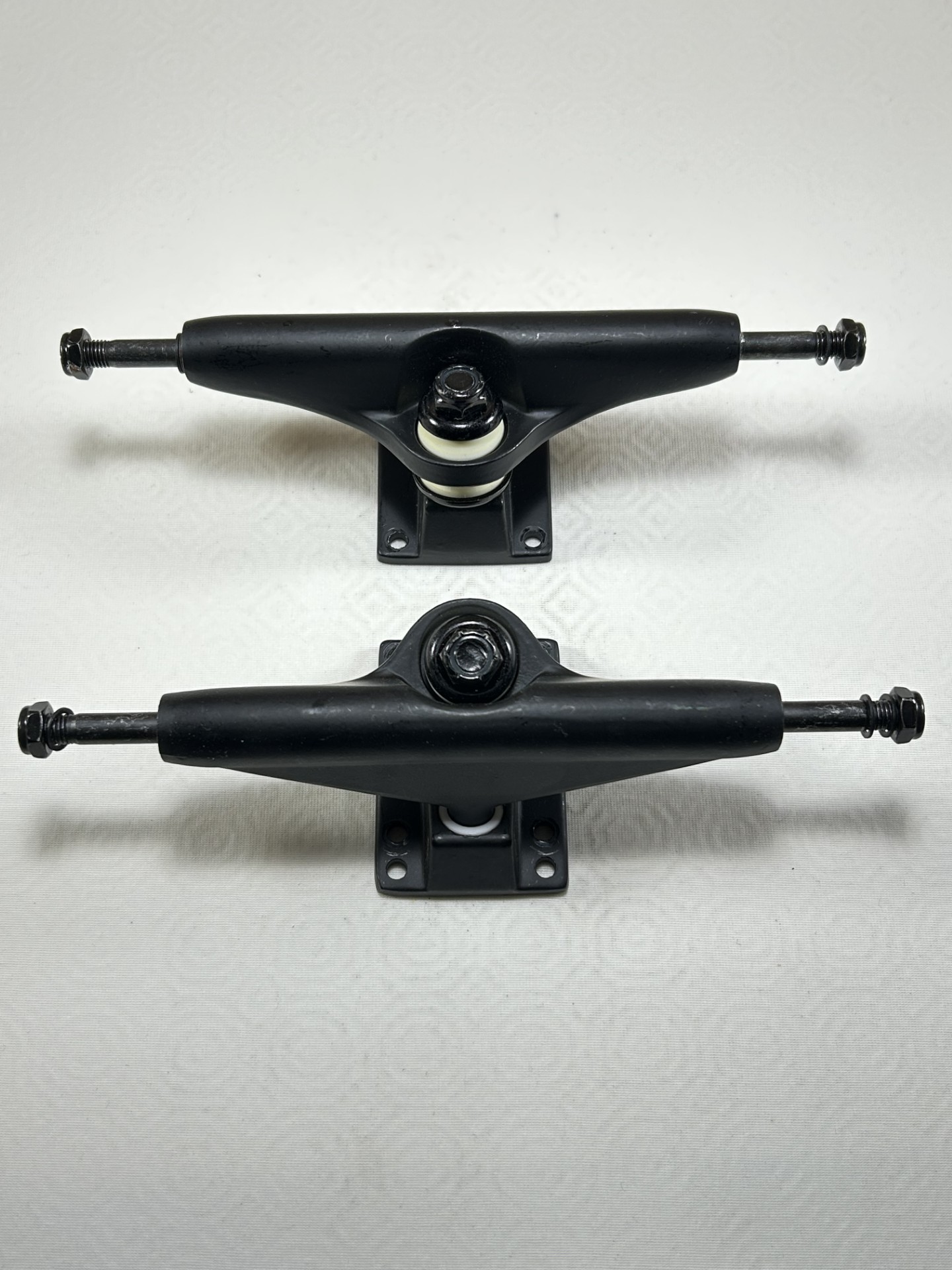 Trucks Nude Black 160mm Hanger