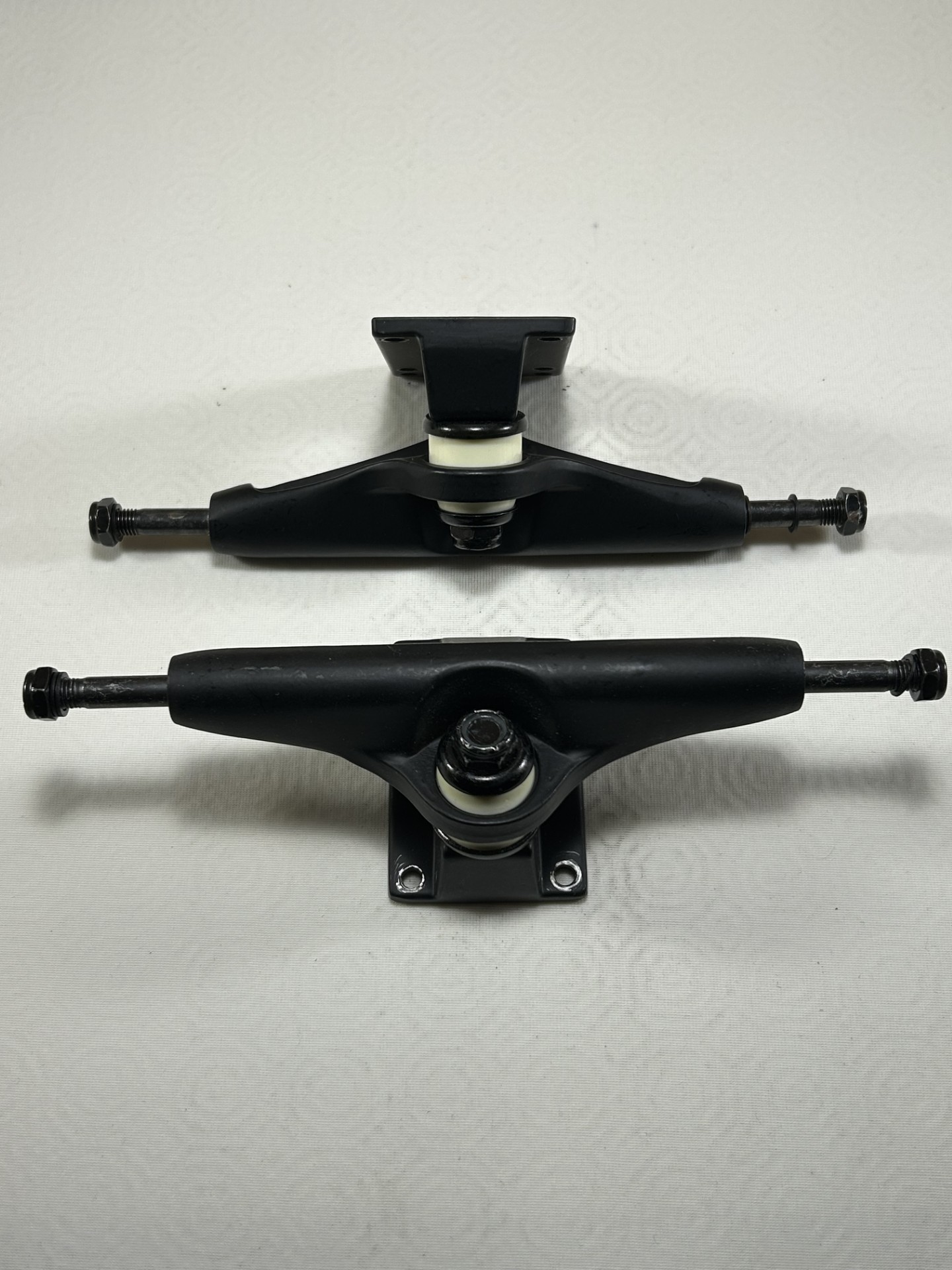 Trucks Nude Black 160mm Hanger – Image 3