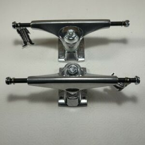 Trucks Krux 8.25" silver 144mm Hanger