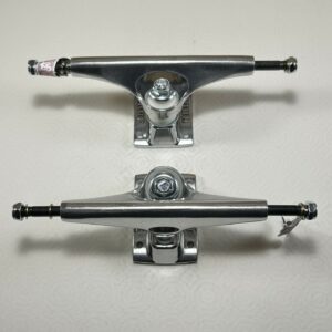 Trucks Krux 8.5" silver 151mm Hanger