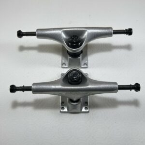 Trucks Nude 139mm silver