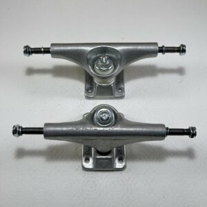 Trucks THE HEART SUPPLY silver 134mm