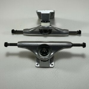 Trucks Trigger silver 139mm Hanger