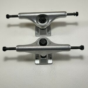 Trucks Trigger silver 147mm Hanger
